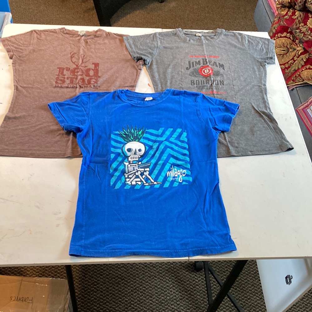 Women’s Graphic Tees Lot Jim Beam S,M